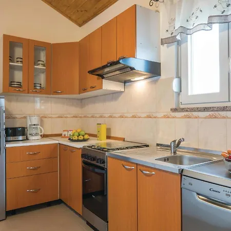 Holiday home Amazing In With Wifi Hreljici