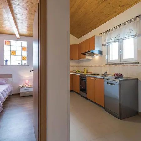 Holiday home Amazing In With Wifi Hreljici